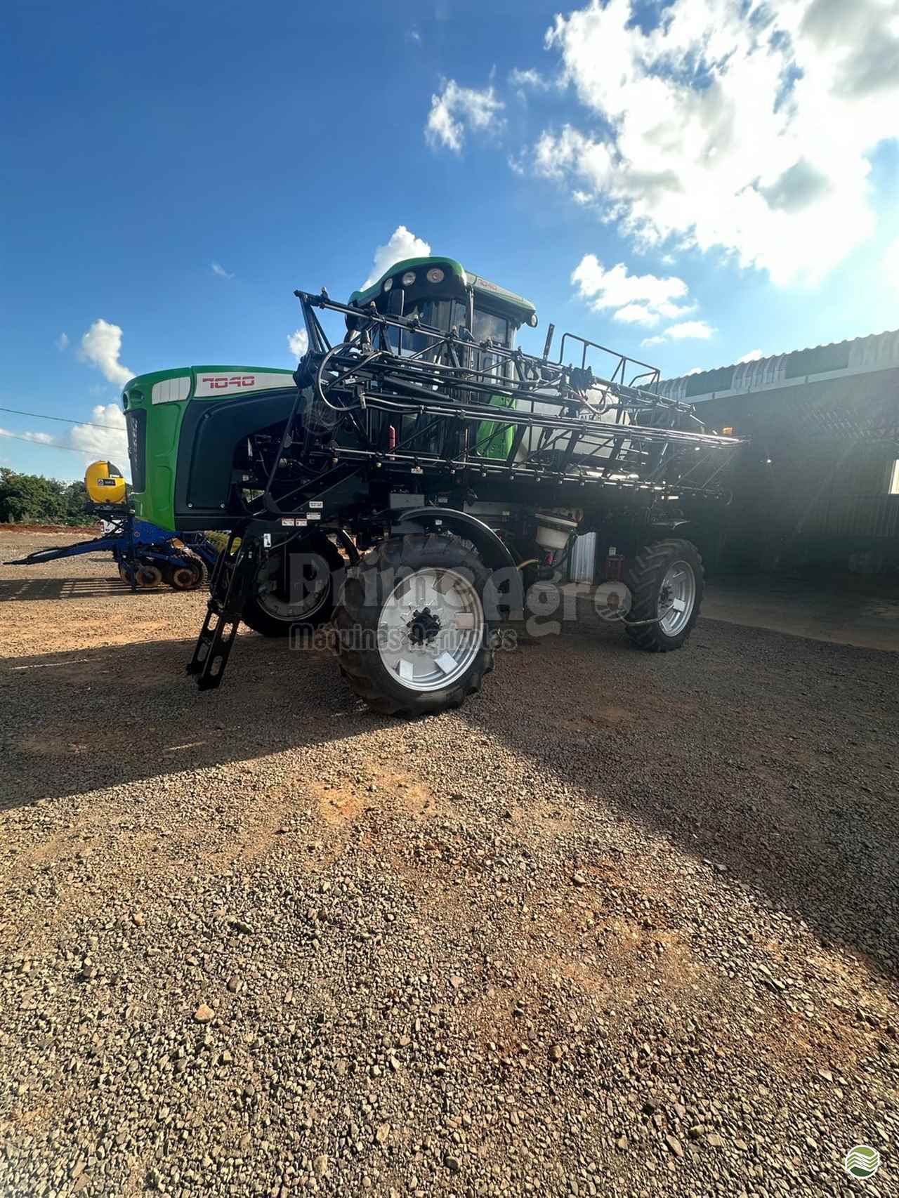 PULVERIZADOR METALFOR MULTIPLE 2500 Tração 4x2 PrimeAgro Máquinas Agrícolas MARIOPOLIS PARANÁ PR